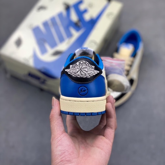💙💕Nike Air Jordan 1 Low OG Men's Shoes🔴